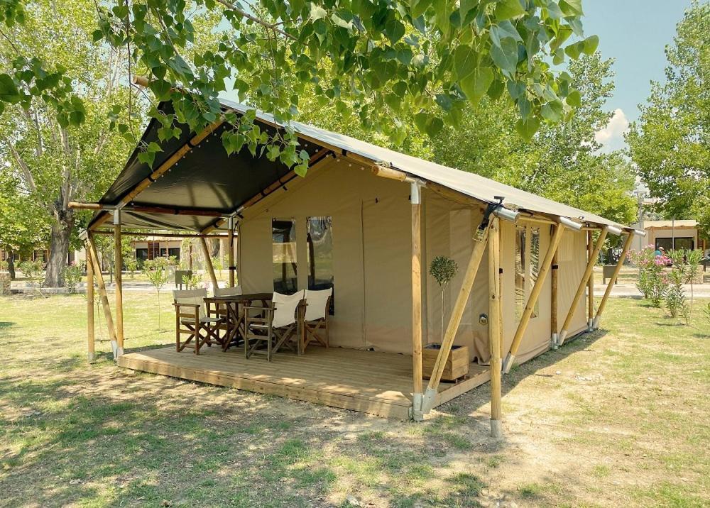 Mareleon Camping Ofrínion Eksteriør bilde